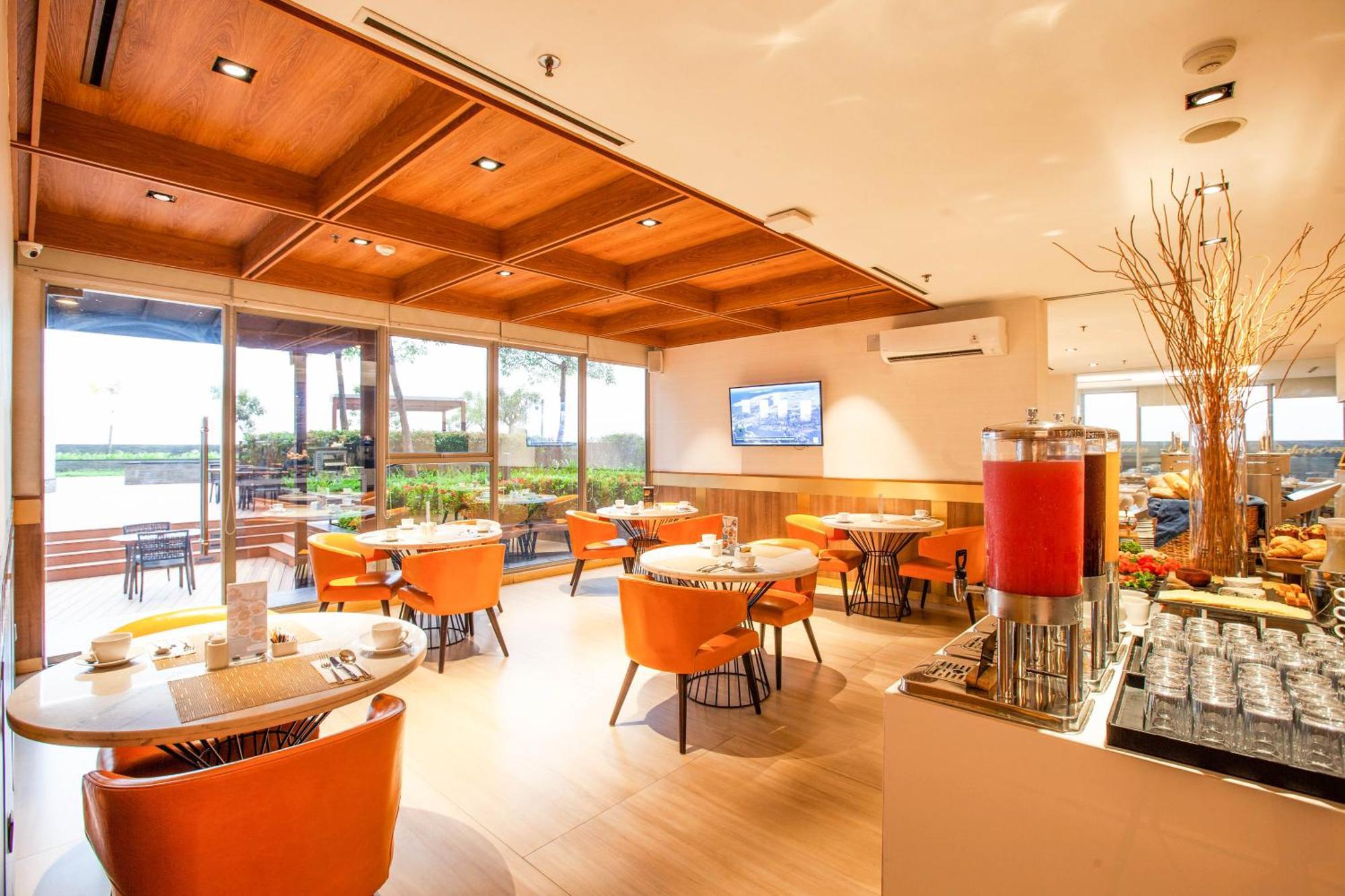 Oakwood Pik Aparthotel